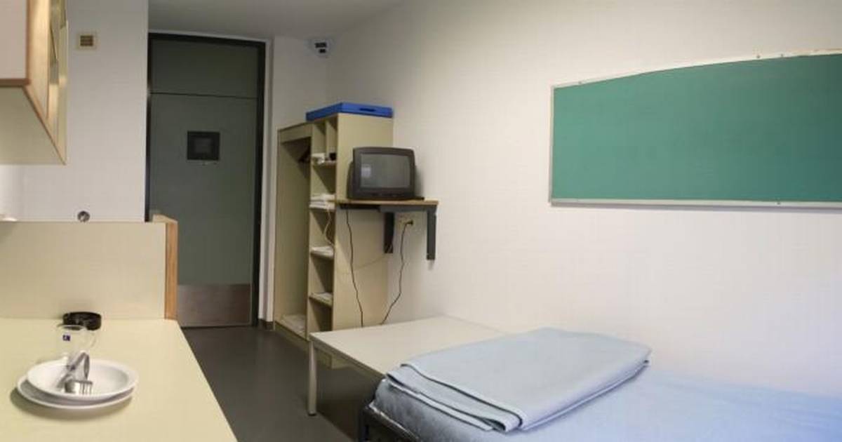 Заключенные гааги. Заключенные гааги. Заключенные гааги. Тюремной камере в гааге. Ратко младич 2023.