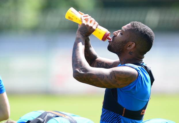 Moravske Toplice: Igra?i Dinama na vru?ini odradili trening, a zatim se hladili u kadi s vodom