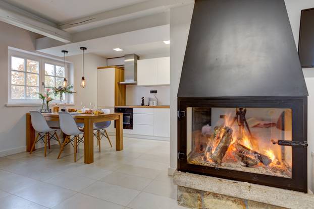 Ova istarska ljepotica među 1000 maslina ima pogled na jezero koji obara s nogu