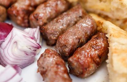 U Splitu okrunili kralja ćevapa! Ivan ih je maznuo njih čak 90: 'Htio sam još, ali su svi odustali'