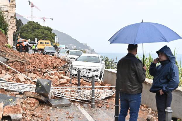 Dubrovnik: Na cestu se odronio zid kuće, automobili zatrpani kamenjem