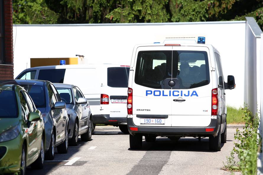 Policija s dugim cijevima čuva navodnog Mossadovog agenta