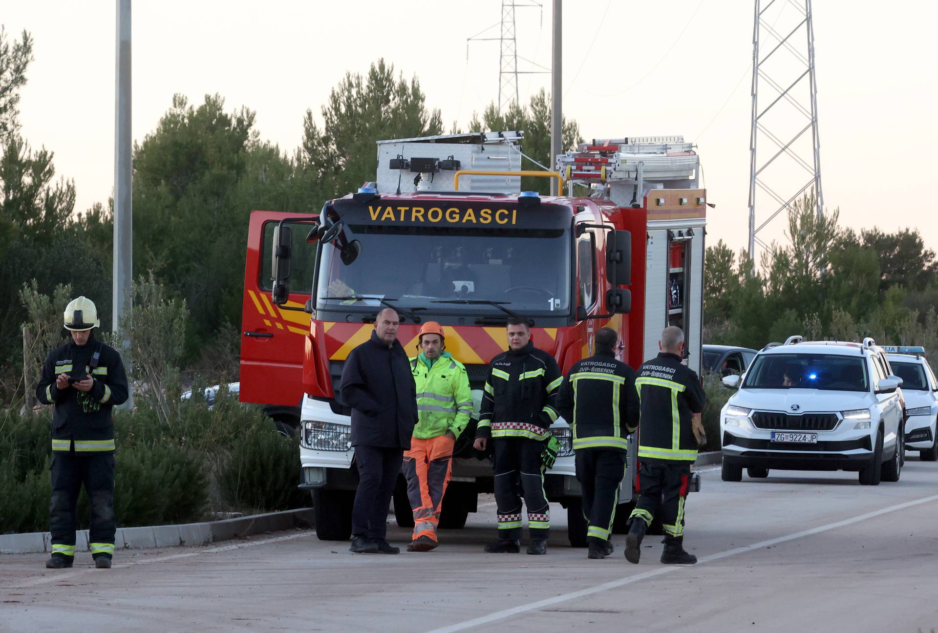 Šibenik: U Industrijskoj zoni Podi urušio se krov hale, jedna osoba poginula