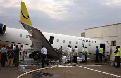 Ruanda: Parkirao je avion i zabio se u zgradu na pisti