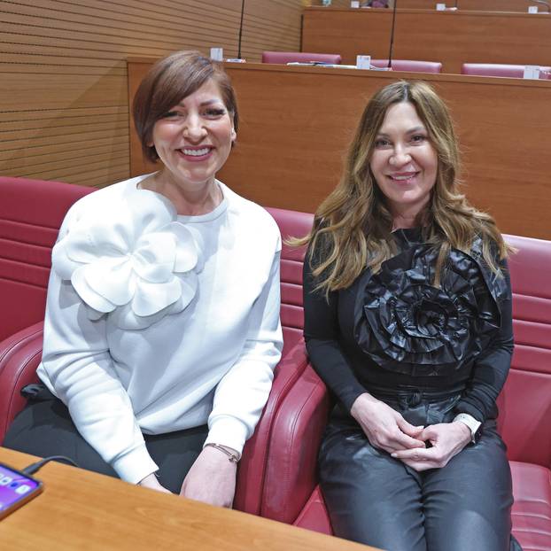 Zagreb: Crno-bijela kombinacija saborskih zastupnica SDP-a