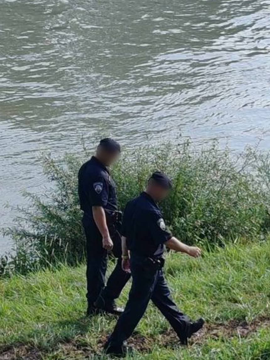 FOTO Auto sletio u kanal kod Varaždina: Policija intenzivno traga za vozilom i vozačem