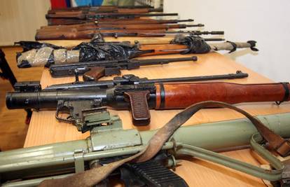 Prodavali oružje u šumi kod Varaždina, zatekla ih policija