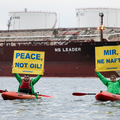 Aktivisti Greenpeacea došli s porukom ispred LNG terminala u Omišlju: Mir, ne nafta!