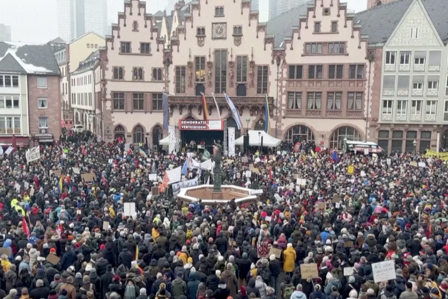Tens of thousands protest in Frankfurt against right-wing extremists