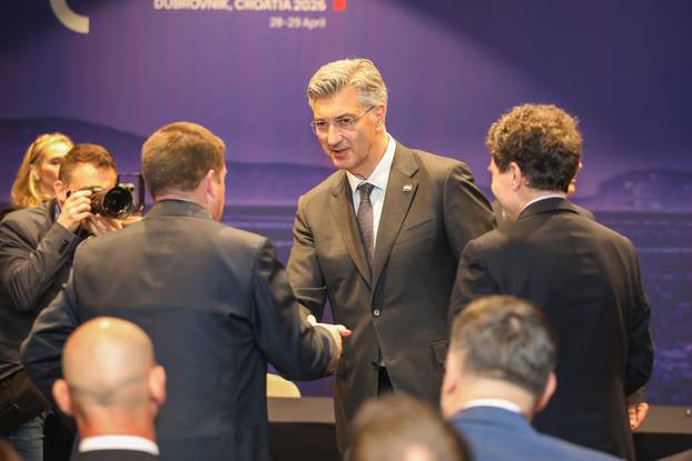 Dubrovnik: U sklopu Inicijative triju mora potpisan sporazum u području energetike, prometa, tehnologije, financija i porezne politike