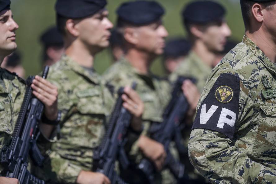 Velika Gorica: Uvježbavanje pješačkih postroja Hrvatske vojske za svečani vojni mimohod