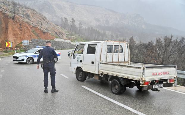 Stupica: Policija zatvorila cestu zbog odrona kamenja
