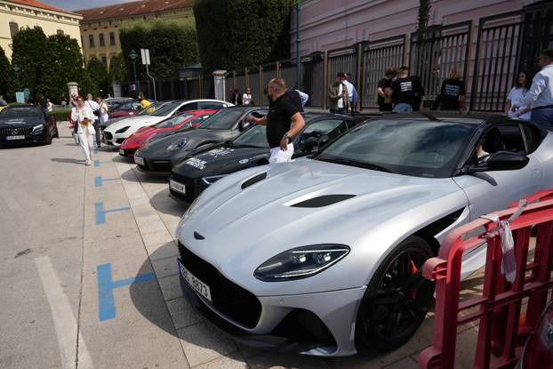 Rovinj: Karavana ekskluzivnih automobila 