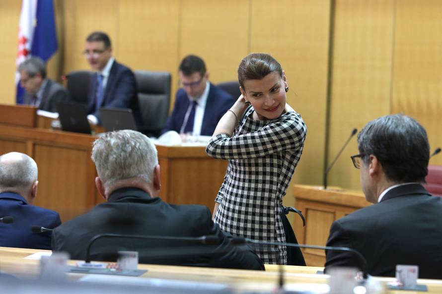 Jandroković: Ćeliću, kakvo je to ponašanje? Ovdje postoji red