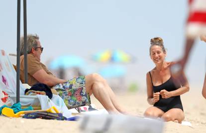 Zvijezda 'Seks i grada' uživa na plaži s mužem: Pokazala liniju