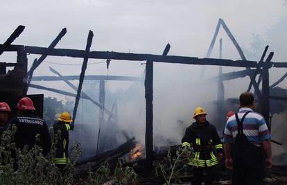Oroslavje: Iz požara izvukli dvoje djece (5 i 8)