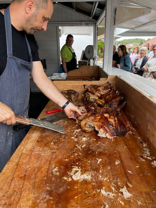 Hrvati oborili rekord: 'Imamo najdužu štrudlu na svijetu!'