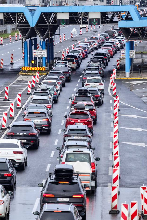 Početak skijaškog tjedna i kraj blagdana uzrok je gužve na graničnom prijelazu Bregana