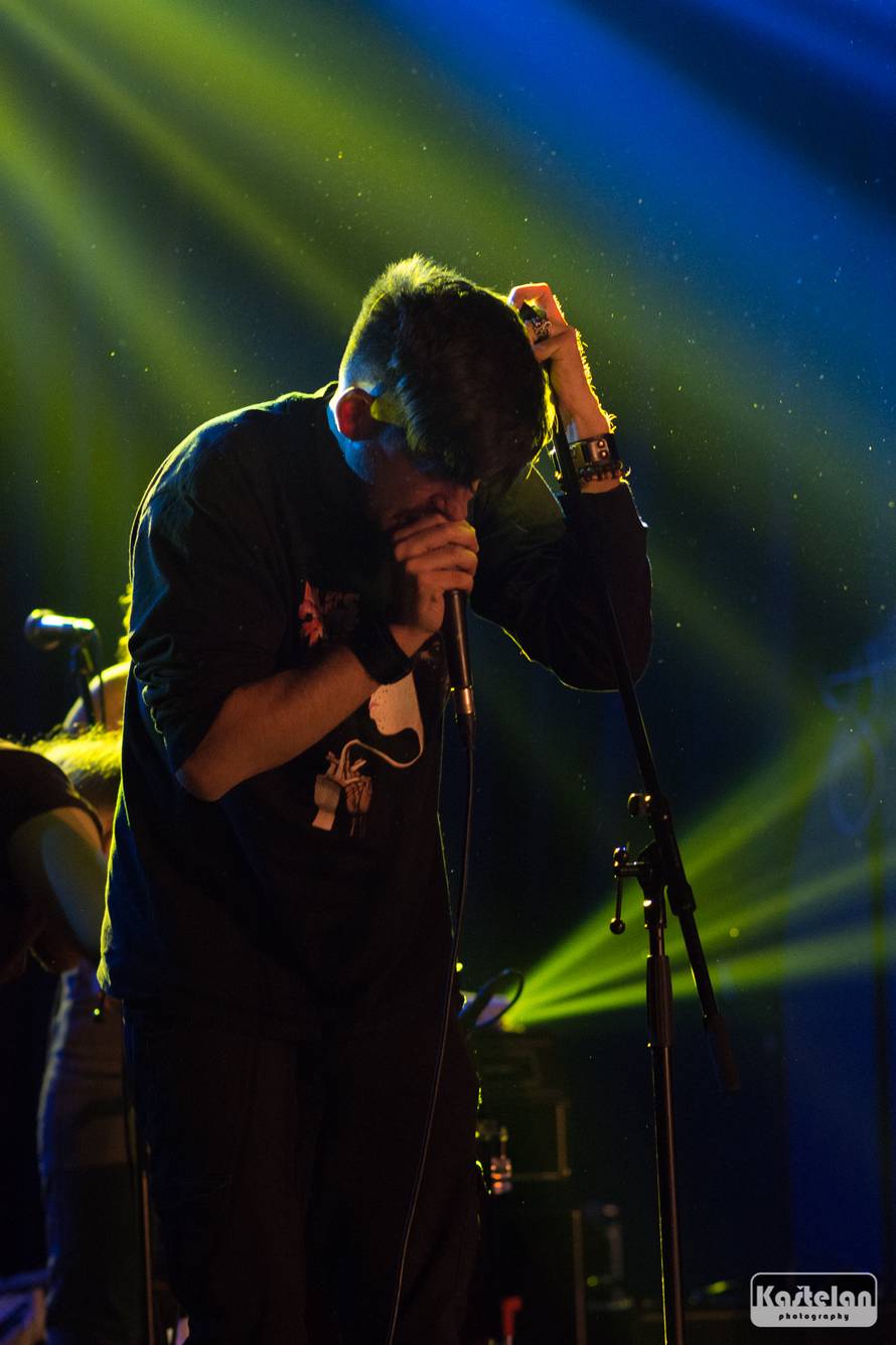 Vitasović je studenticu pozvao na stage pa su skupa zapjevali