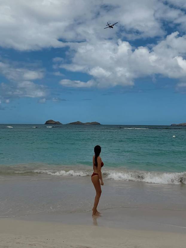 Bikini, tange i savršena figura: Tatjana Dragović ostavlja bez daha na pragu 50-te godine