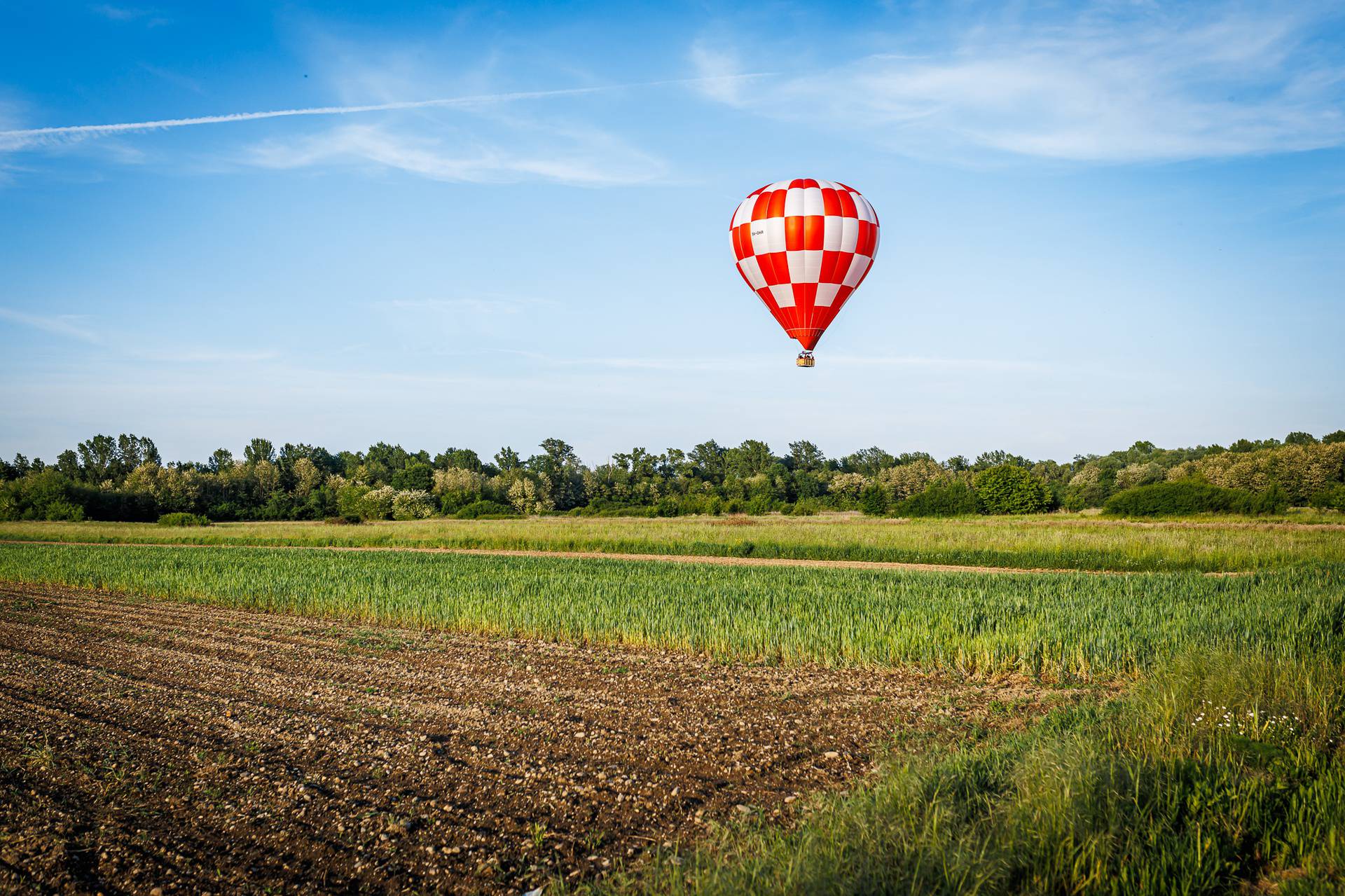 Nebo iznad Hrvatske obojeno kockicama - hrvatski balon "Kockice" osvaja visine!