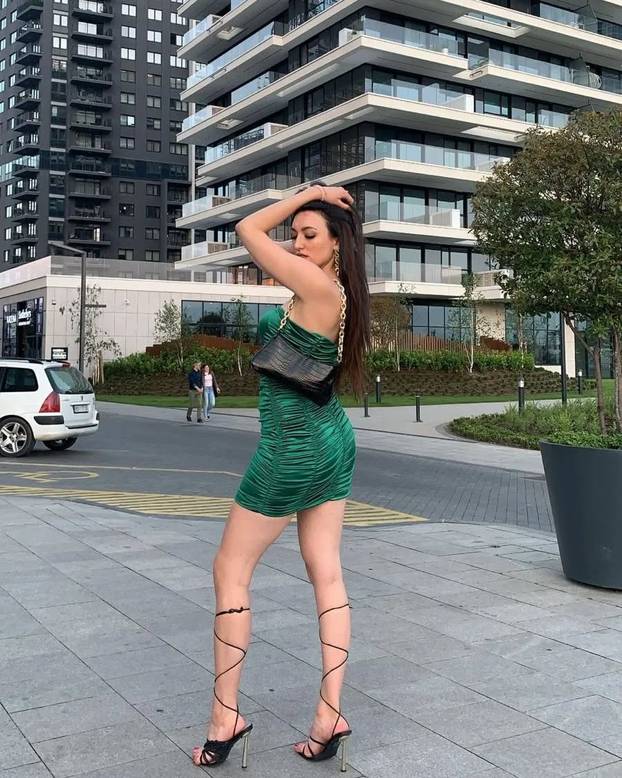 Doktoricu Smiljanu gledamo u 'Gospodinu Savršenom': Osim u kuti, voli pozirati u bikiniju