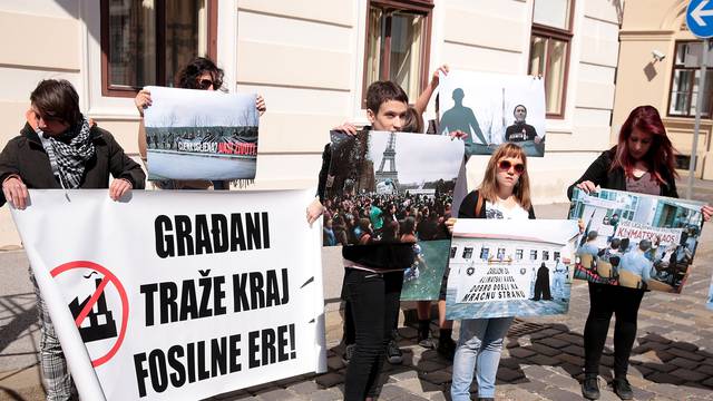 Zagreb: Prosvjed Zelene akcije zbog potpisivanja globalnog klimatskog sporazuma u NY-u