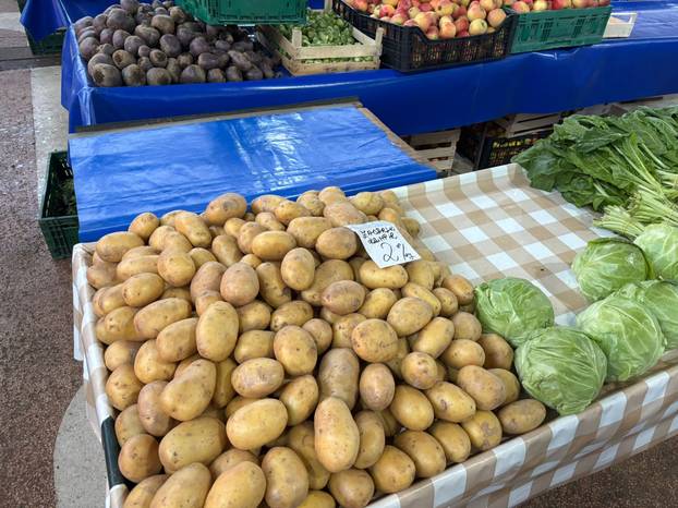 Bili smo na tržnici u Utrini: Evo kakve su cijene uoči Uskrsa!