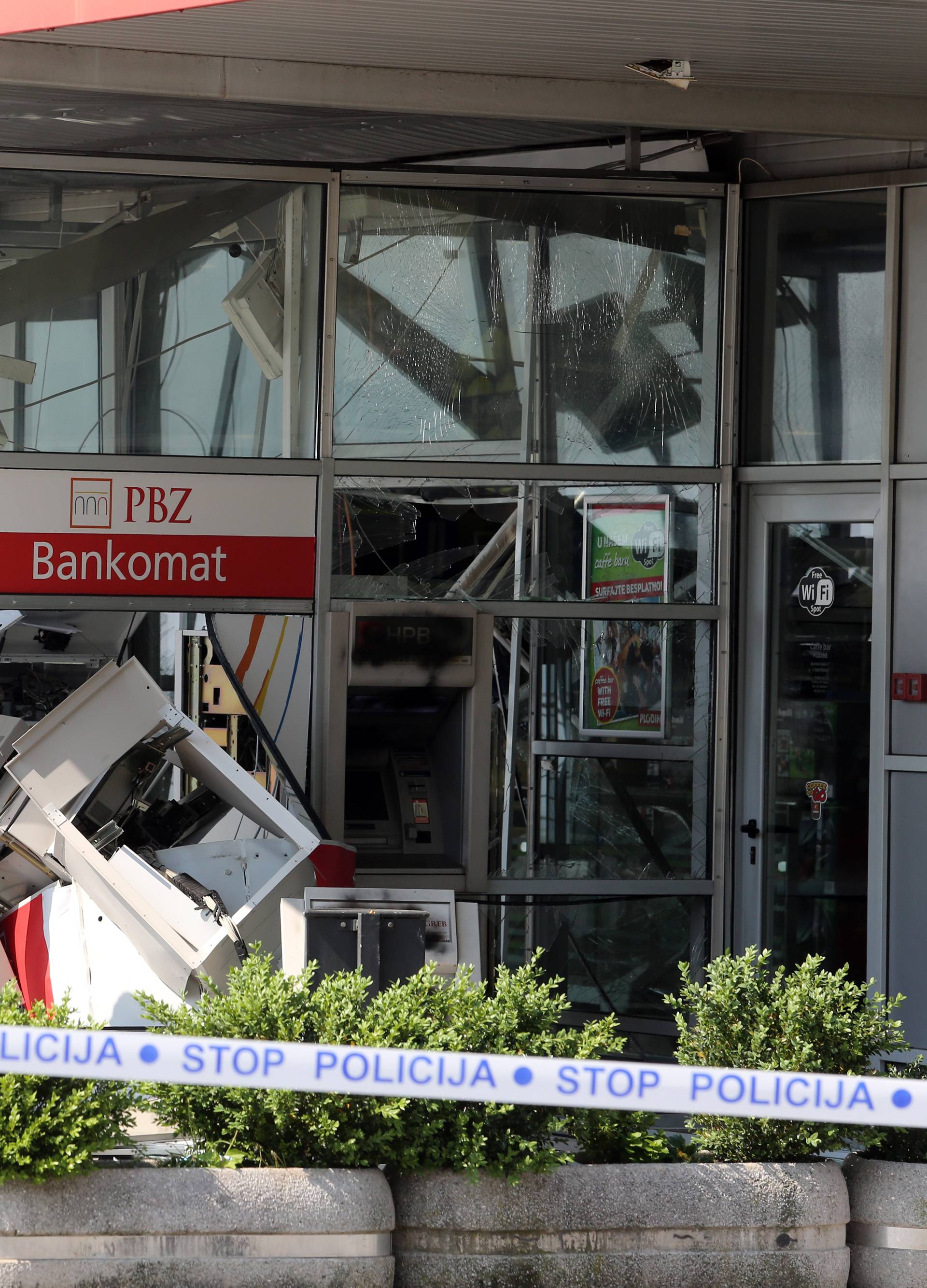 Eksplozija probudila Riječane: Razbojnici raznijeli bankomate