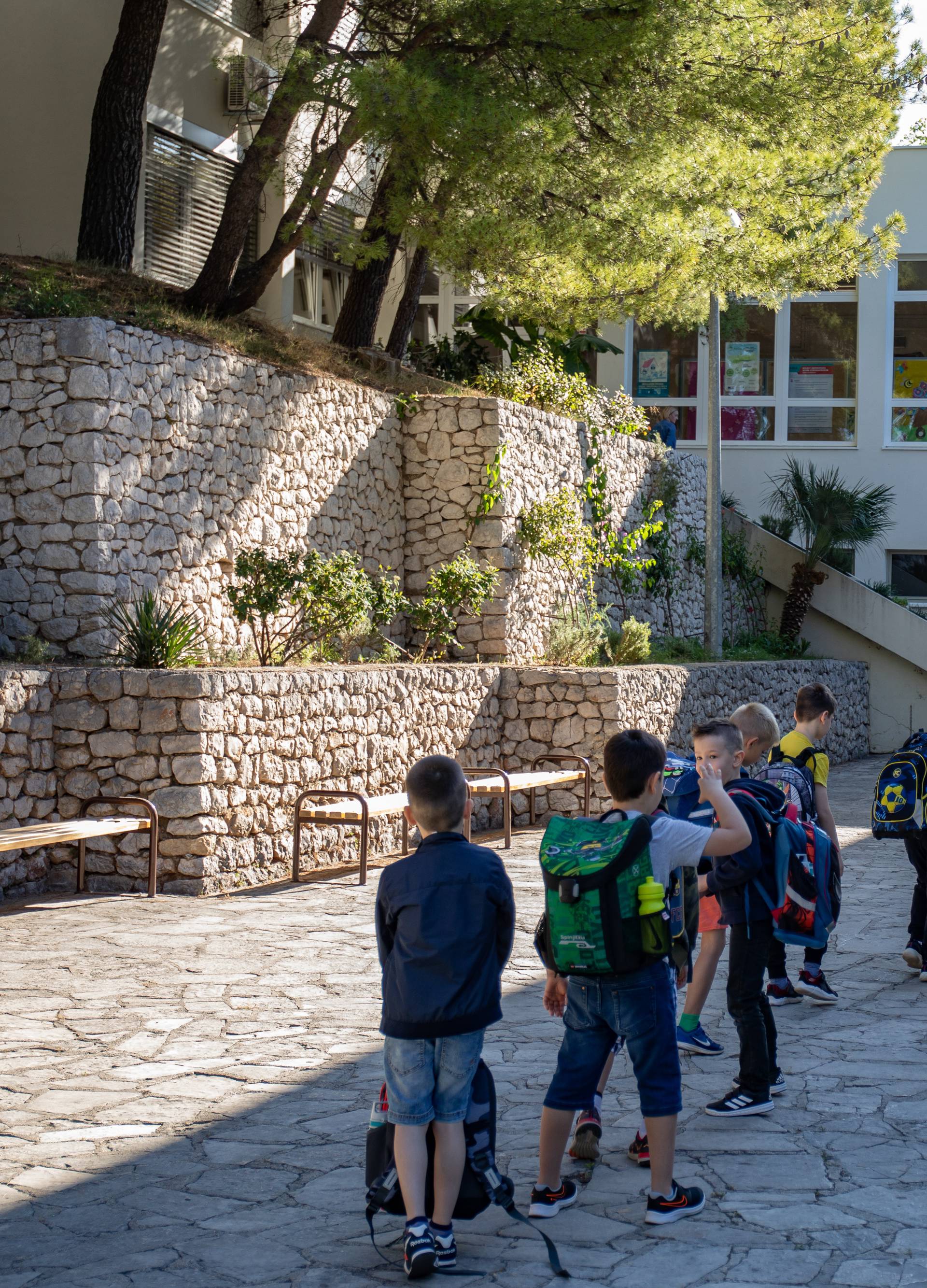 Dubrovnik: Povratak učenika nižih razreda u školske klupe