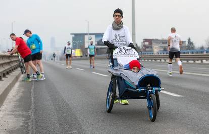 FOTO Šimun Petar (12) otrčao je utrku gurajući Jana: 'Teško je bilo, ali borio sam se za njega'