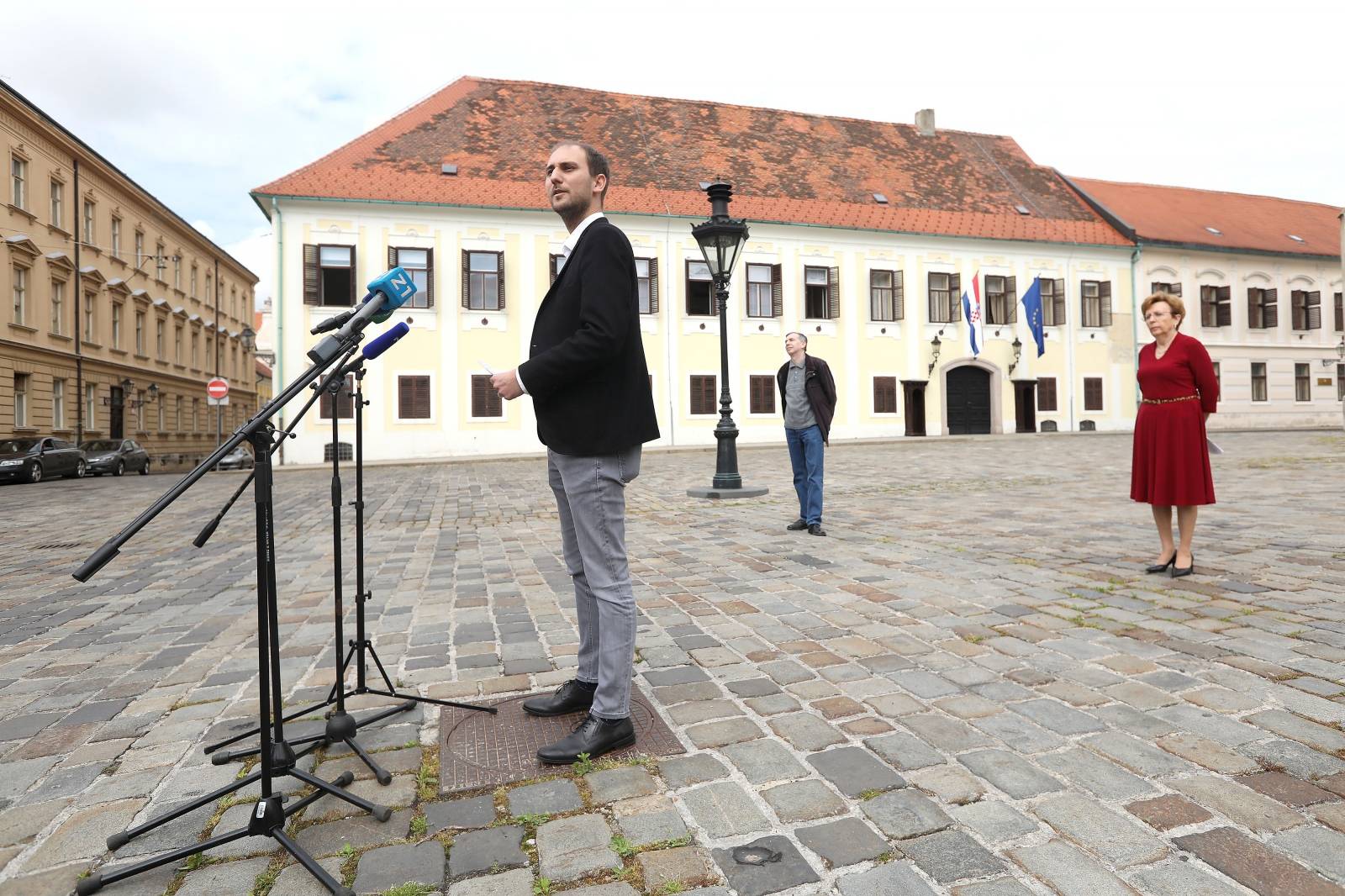 Zagreb: Konferencija za medije Kluba gradskih zastupnika SDP-a na Markovom trgu