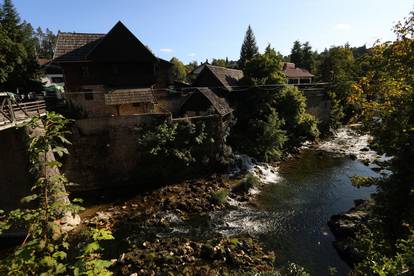 Brojni turisti uživaju u prirodnim ljepotama Rastoka