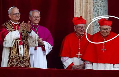 Ogromna čast za BiH i Hrvate. Kardinal Vinko Puljić stajao je uz Papu dok se obraćao svijetu!