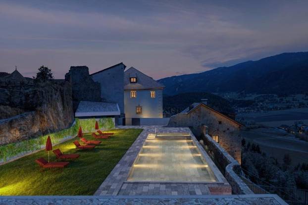 FOTO Ovaj dvorac u Dolomitima pretvoren je u hotel iz snova – interijeri ostavljaju bez daha