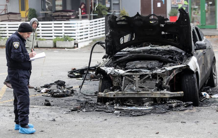 Vlasnik: Ma lako za auto, svake godine izađe neki novi model...