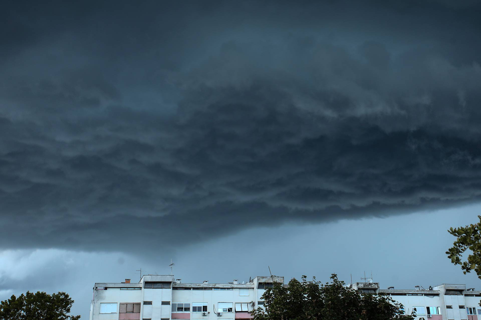 Zagreb: Olujni oblaci nad gradom