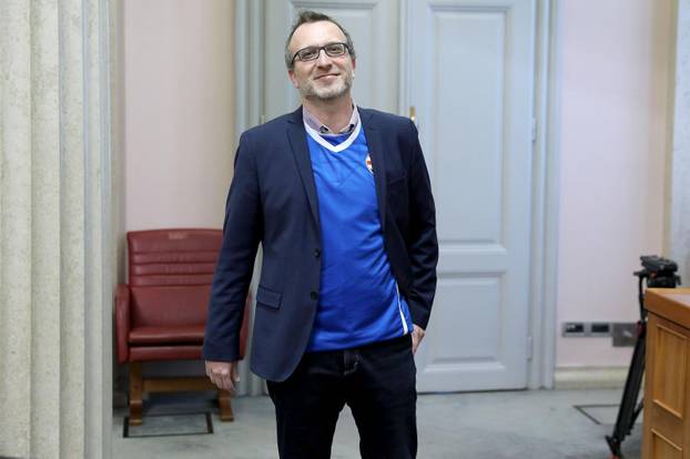 Zagreb: Marko Sladoljev u Sabor stigao u dresu GNK Dinamo