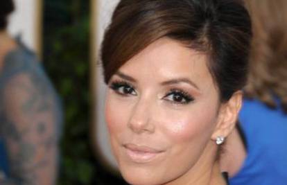 Eva Longoria na dodjeli pisala poruke fanovima na Twitteru