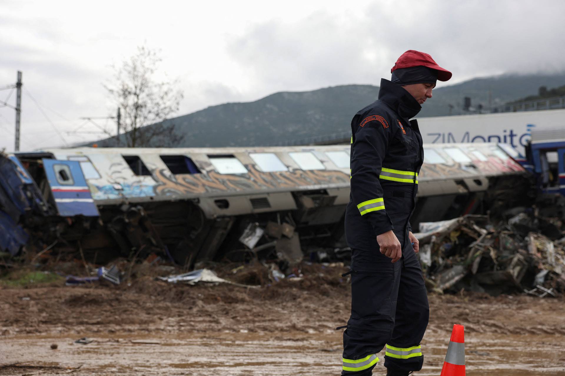 Trains collide near Larissa