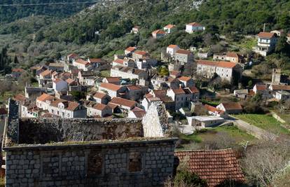 Općinu su ovršili zbog duga: Zatvorili su vrtić na Lastovu