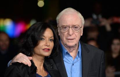 Michael Caine vodi ženu na sva snimanja: 'Pazi da ju ne varam'