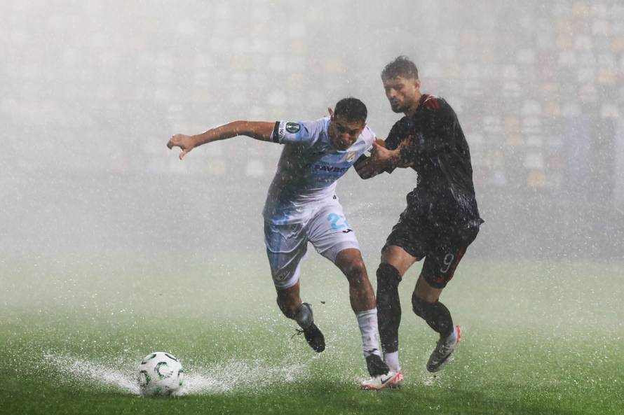 Utakmica između Rijeke i Sparte Prag u Konferencijskoj ligi prekinuta zbog kiše