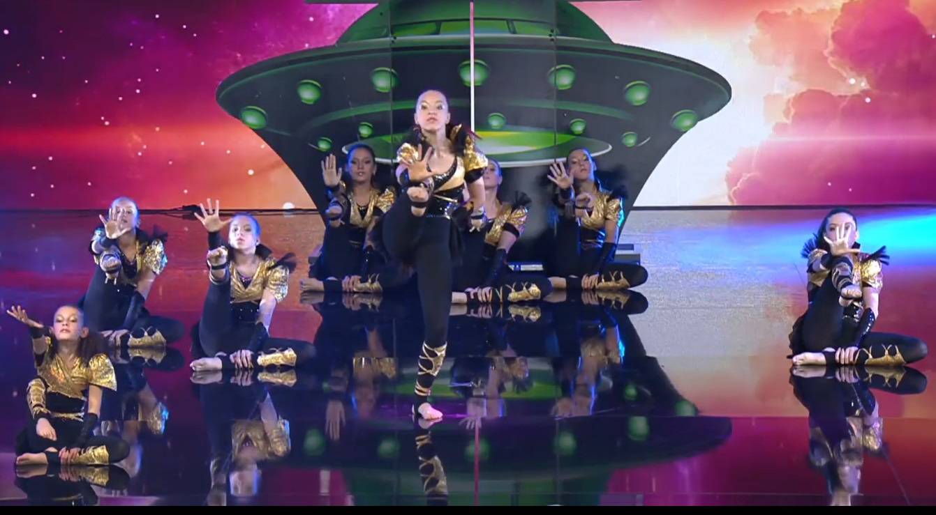 Plesačica na svili, harmonikaš Matej i plesna grupa Flik novi su finalisti showa 'Supertalent'