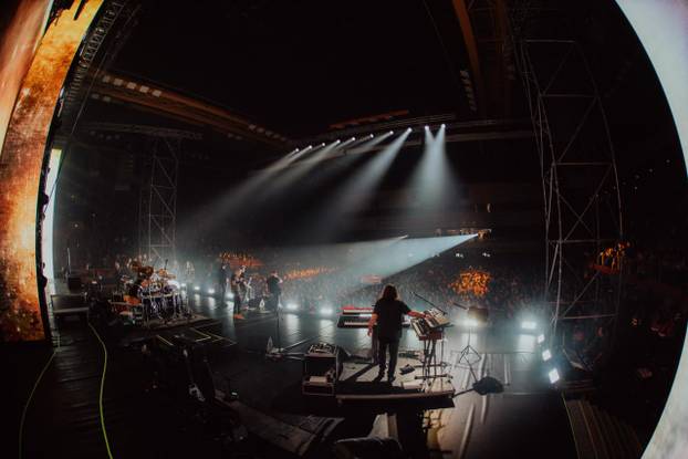 FOTO Pogledajte atmosferu s prvog koncerta Thompsona na prepunim splitskim Gripama