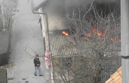 Zapalila se šupa na Trešnjevci u Zagrebu, nitko nije ozlijeđen