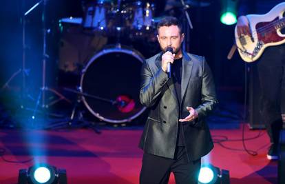 Matija Cvek odgodio je koncert u Daruvaru zbog Dana žalosti