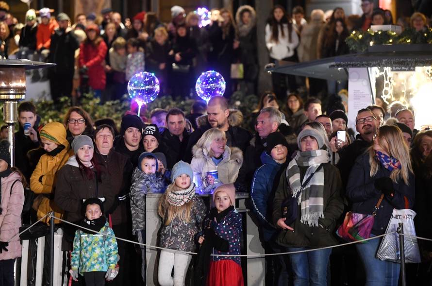 Zagreb: Orašar u Ledenom kraljevstvu otvorio Ledeni park na Zrinjevcu
