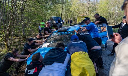 200 FOTKI S WRC RELIJA Hrvate izvla&ccaron;ili iz jarka, utrke gledali i uz kobasice, ro&scaron;tilj i tambura&scaron;e