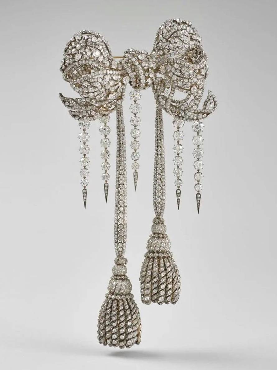 FOTO Policija traga za lopovima koji su pokrali nakit iz Louvrea: 'Ovo je sada utrka s vremenom'